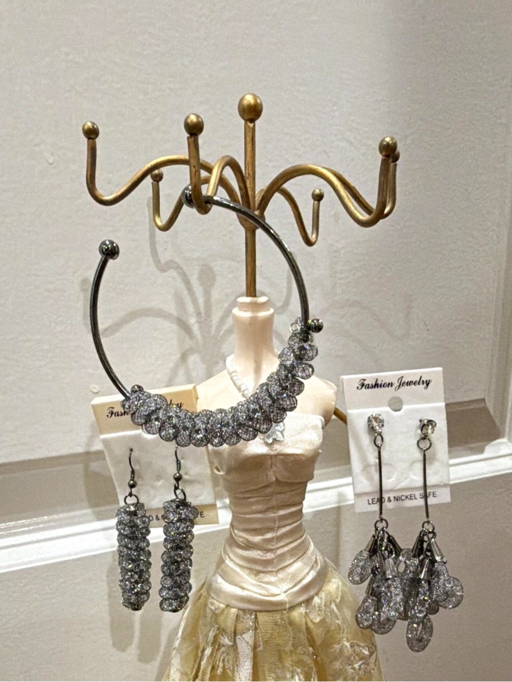 Vintage Silver Tone Mesh Beaded 2 Earrings & 1 Bracelet Set Lead/Nickel Safe